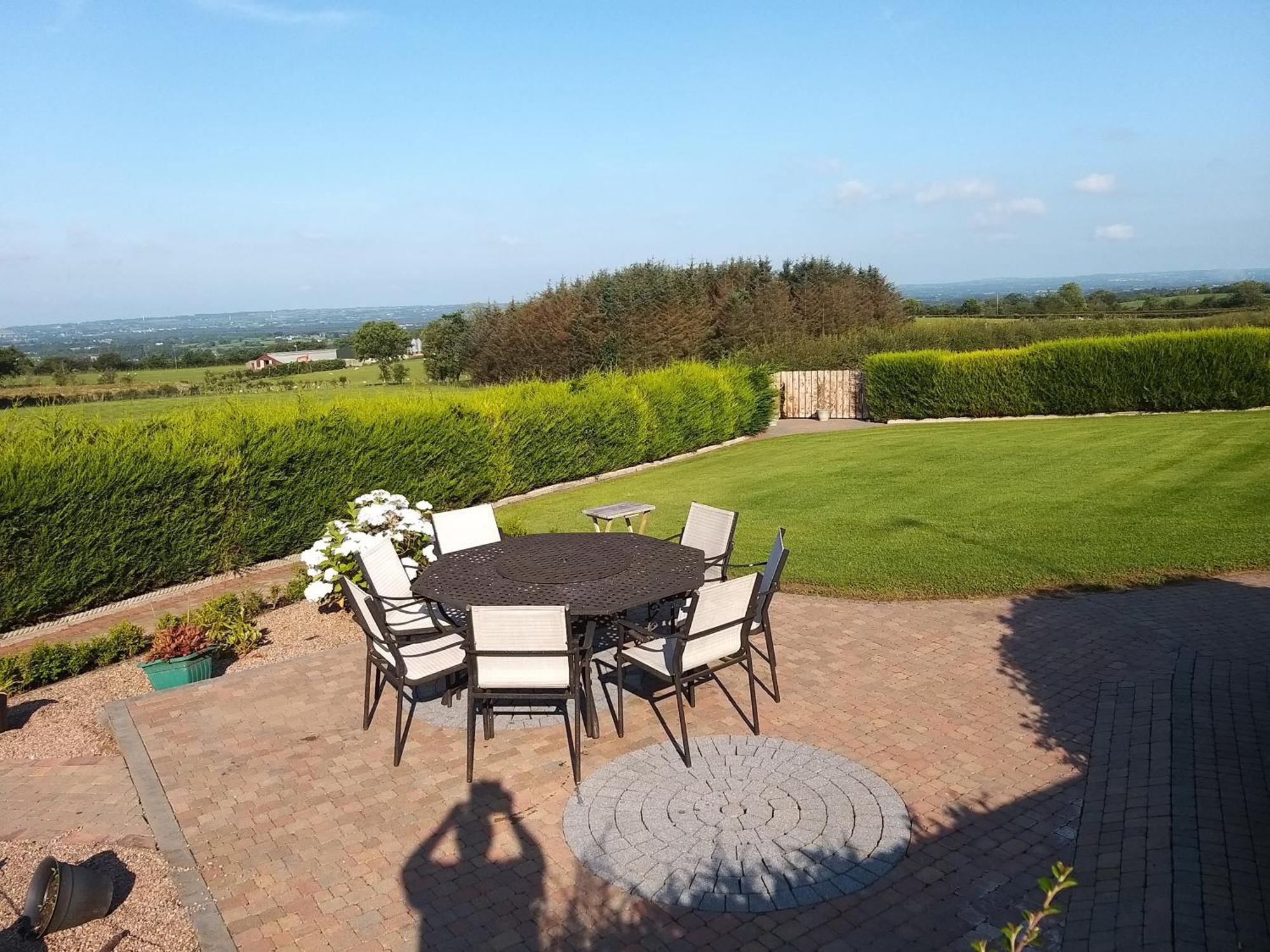 Antrim Heights Bnb Luaran gambar