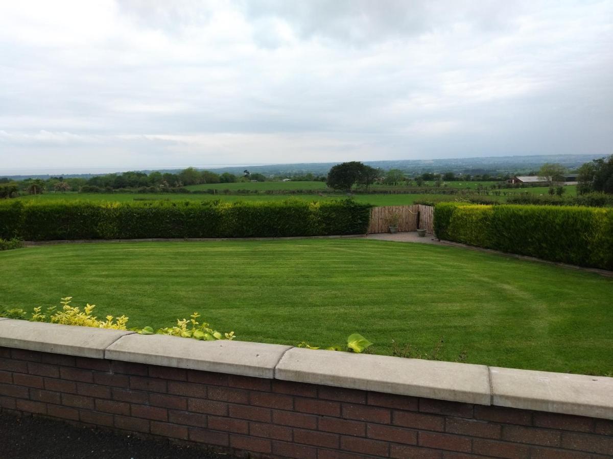 Antrim Heights Bnb Luaran gambar